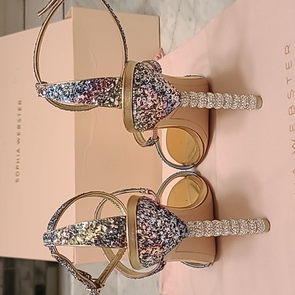 Sophia Webster's luxury sandals - Picture 4 of 9